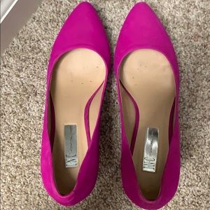 INC size 8 pink velvet shoes—Zitah pumps